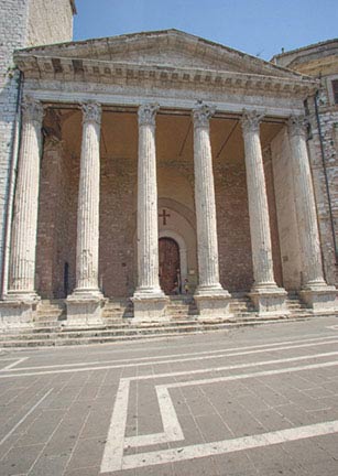 Fronte del Tempio di Minerva, Assisi