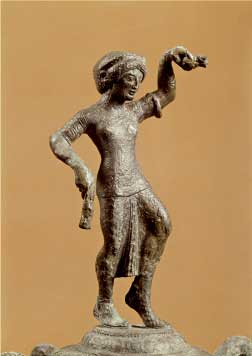 Danzatrice con crotali, bronzo, altezza cm 32, Ferrara, Museo Archeologico Nazionale