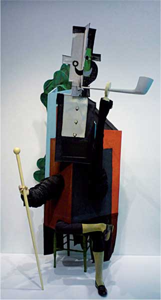 Pablo Picasso, Costume per il balletto Parade, ricostruzione, 1917, tecniche miste, altezza cm 199, New York, The Museum of Modern Art