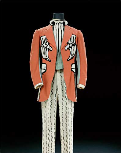 Giorgio de Chirico, Costume per il balletto Le bal, 1929, tessuti e panno, altezza cm 156, Collezione privata