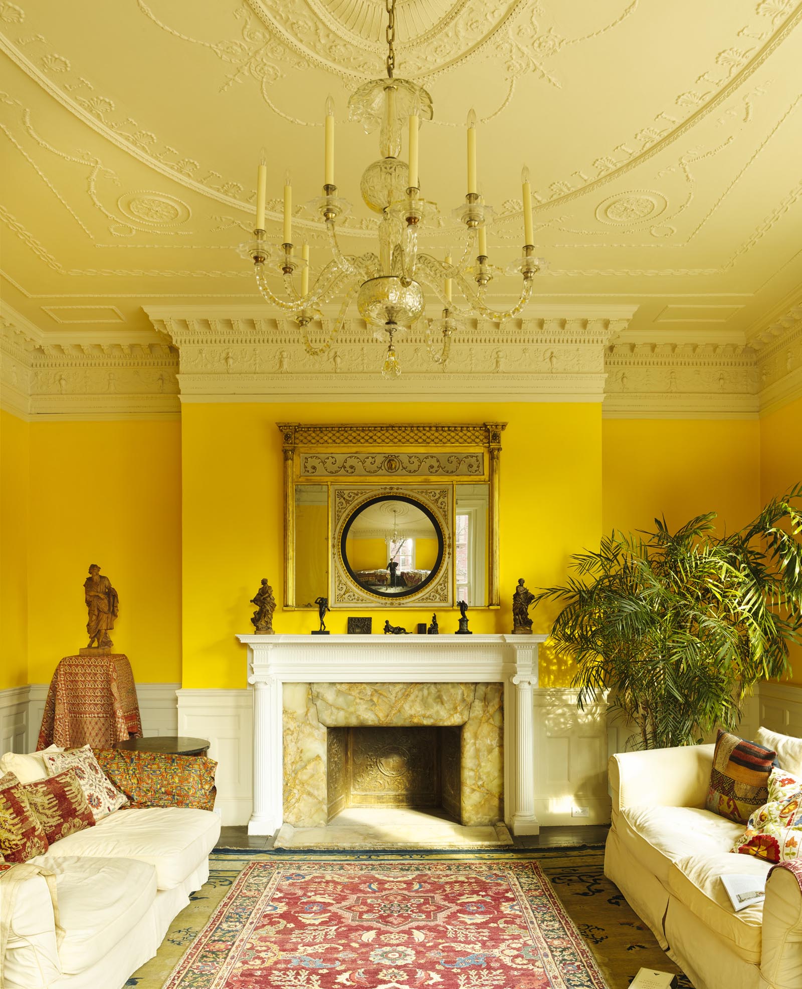 Photo of drawing room.